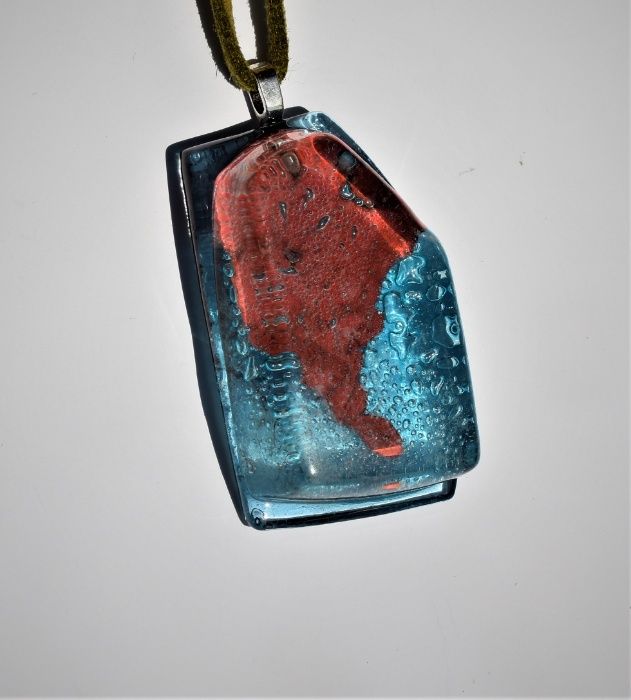 Медальоните са изработени от мурано стъкло. любов .  Красив подарък.