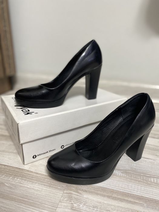 Женский черные туфли