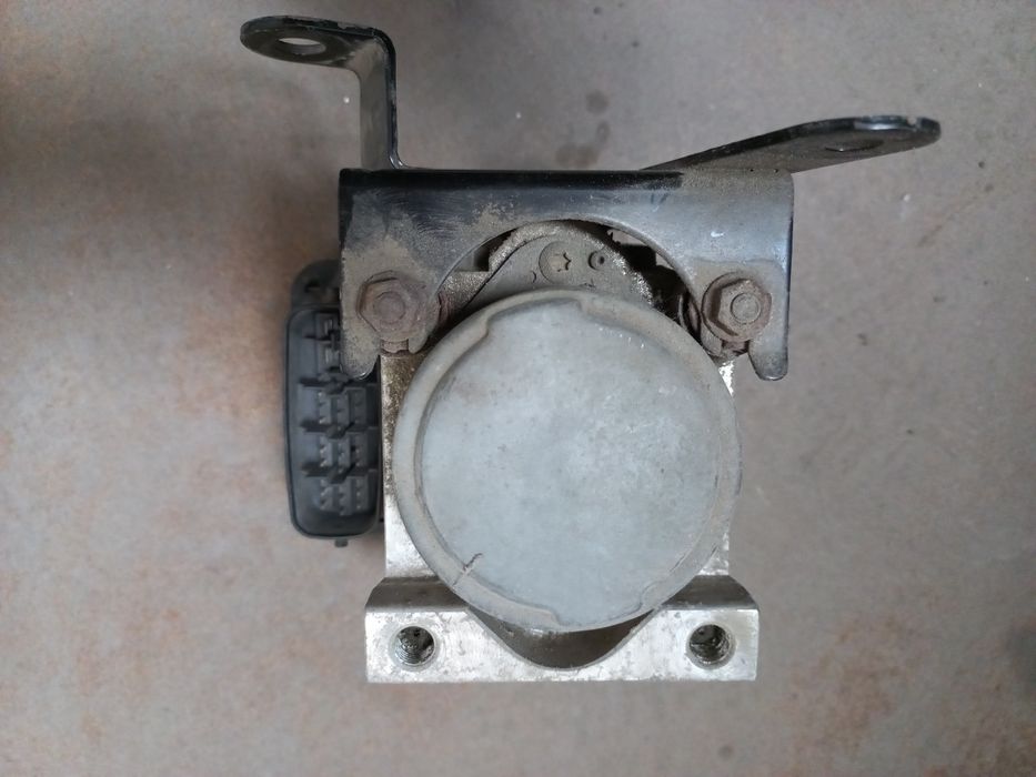 Помпа ABS за Тойота Ланд Крузер