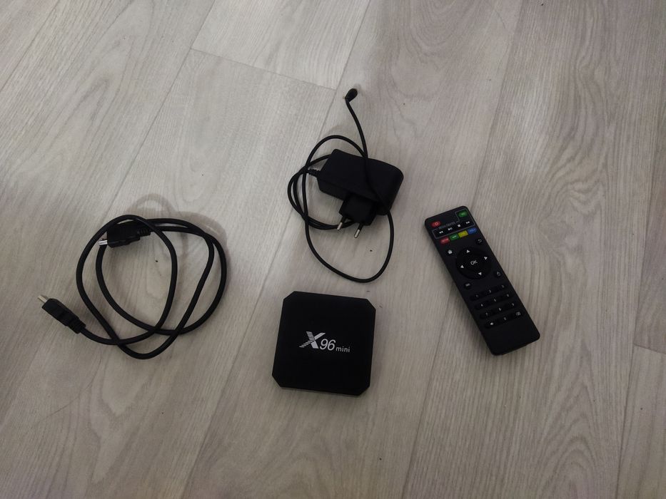 Smart box TV приставка