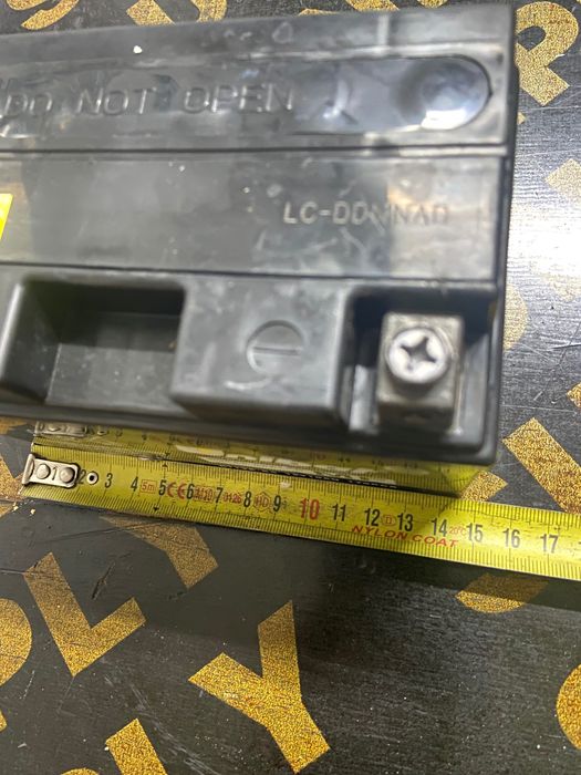 Suzuki GSR на части