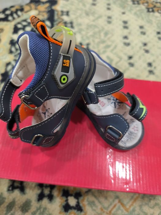 Отдам обувь до 2 лет