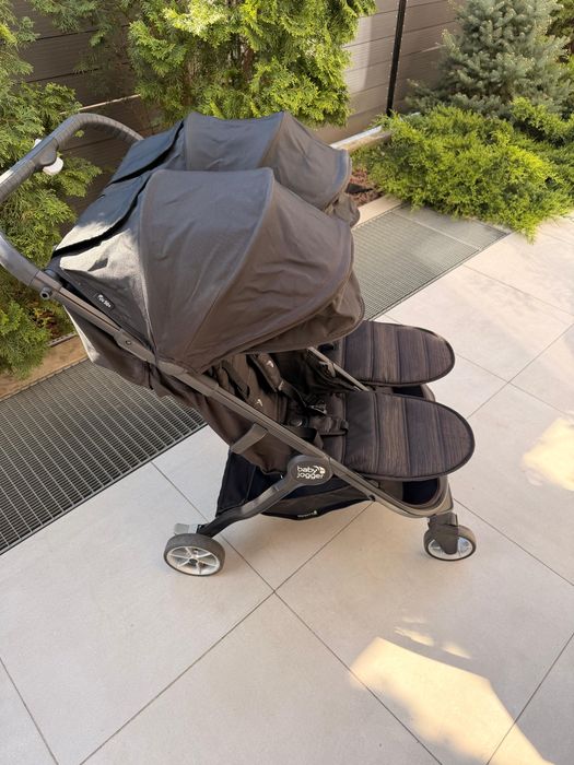Carucior gemeni Baby Jogger City Tour 2 Double Twin - pliabil, landouri incluse