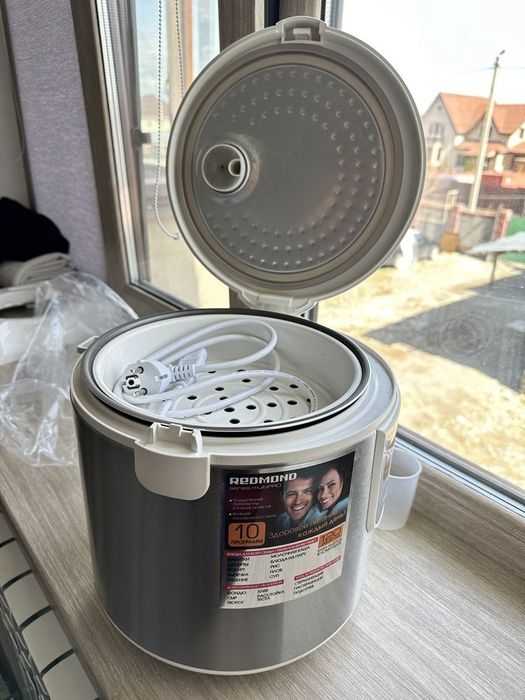 Мультиварка REDMOND RMC-M30
