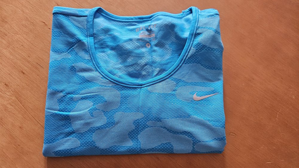 Нова Nike Dry Fit дамска тениска размер S
