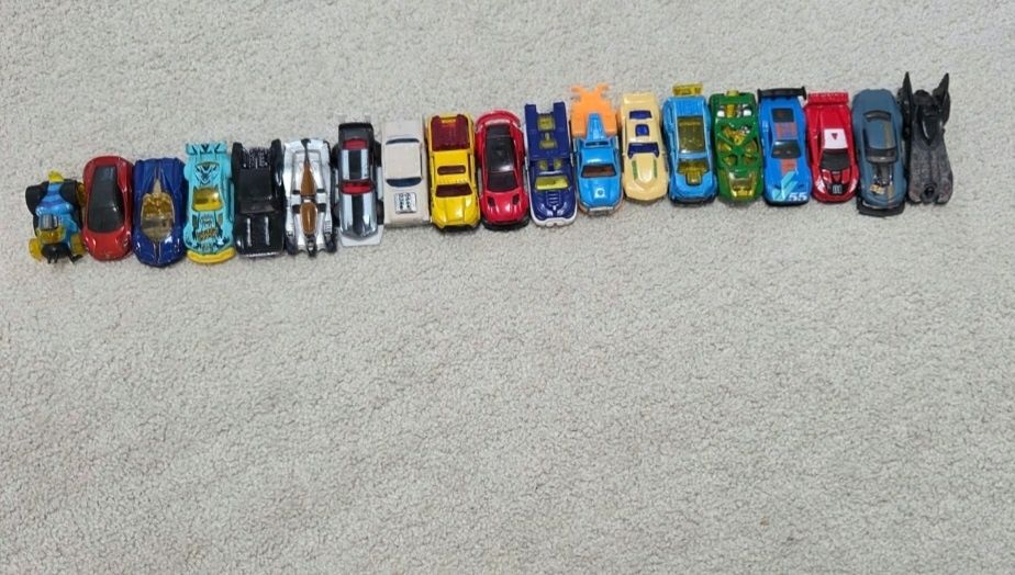 Машинки hot wheels