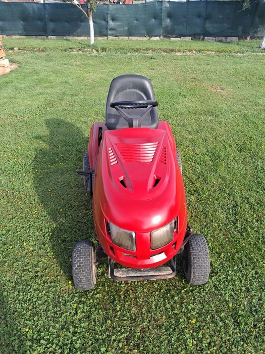 Tractor pentru tuns gazon. CASTENGARDEN