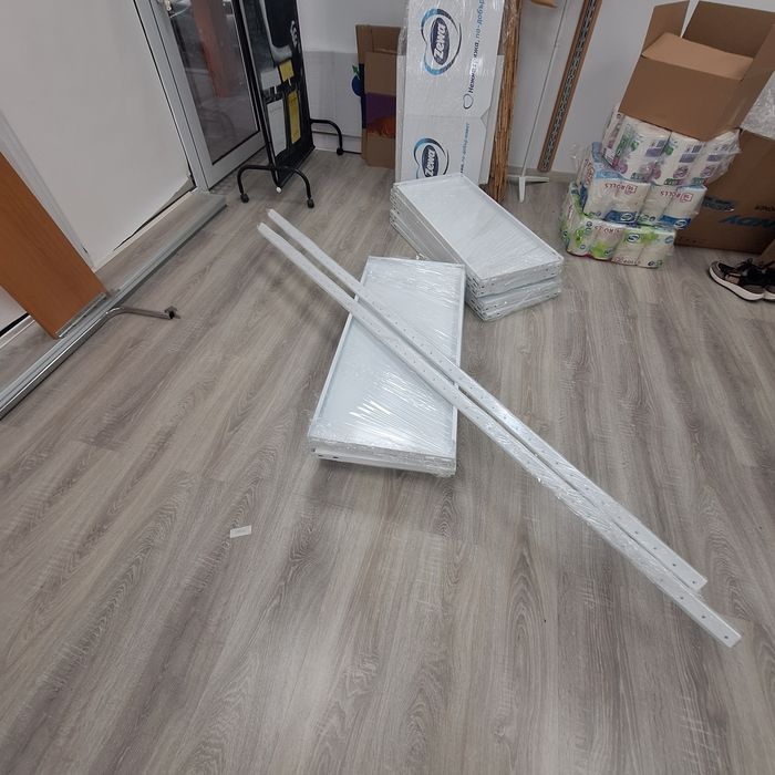 Метални стелажи за магазин  склад