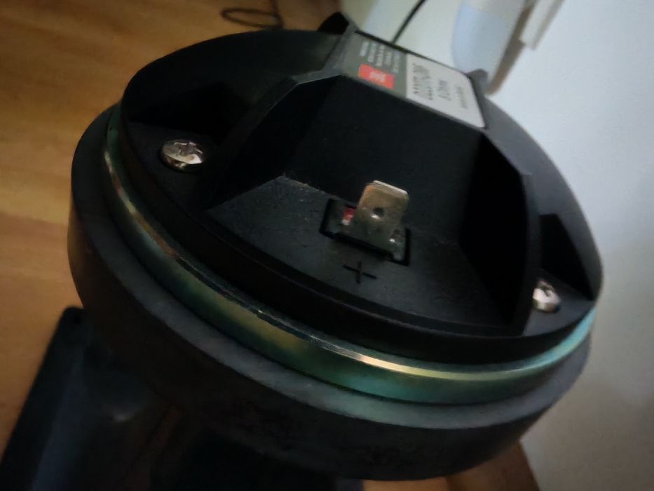 Drivere JBL  D220-OMF