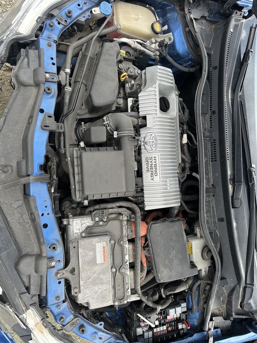 Тойота Аурис Toyota Auris 1.8 хибрид 136 кс 2014г На Части