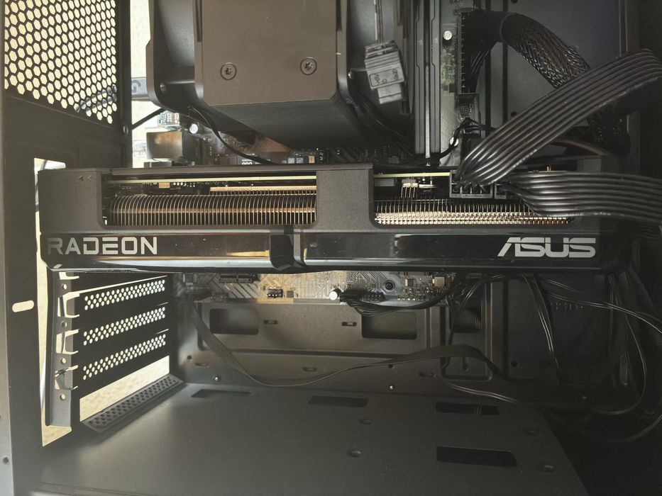 Placa video Amd Rx 7700xt 12 gb gdddr6