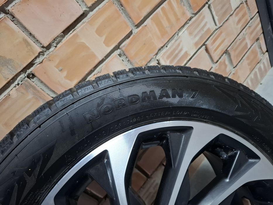 Продам диски с шинами зимними