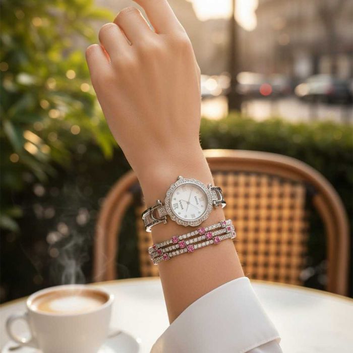 Елегантен часовник с две гривни в подаръчна кутия