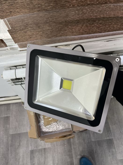 Светодиодный прожектор модель FL30ET