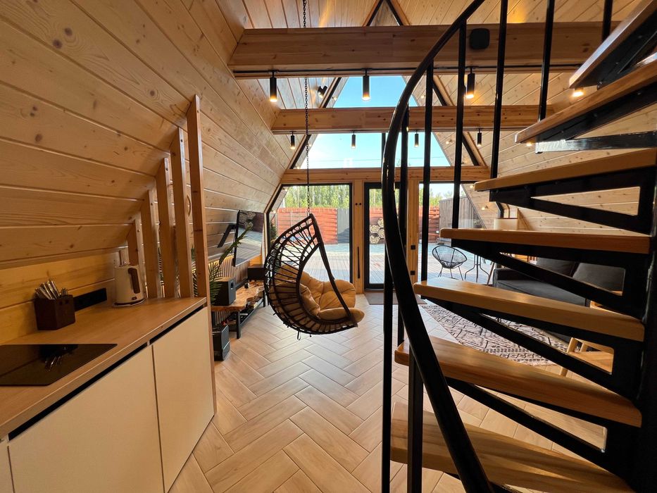 Дом в стиле A-frame (приватная територия)