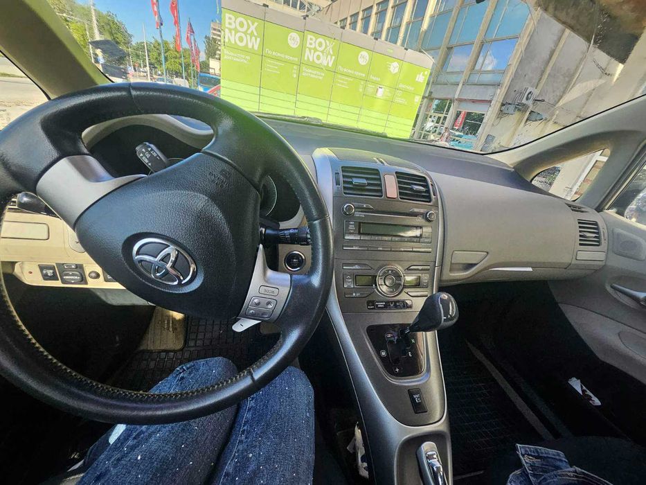 TOYOTA auris 1,6 i