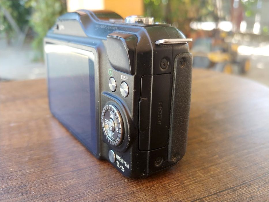 Panasonic Lumix DMC-GF5 + obiectiv G X Vario PZ 14-42mm f/3.5-5.6 ASPH Power O.I.S. H-PS14042 camera digitală Sony Casio Nikon Canon Olympus