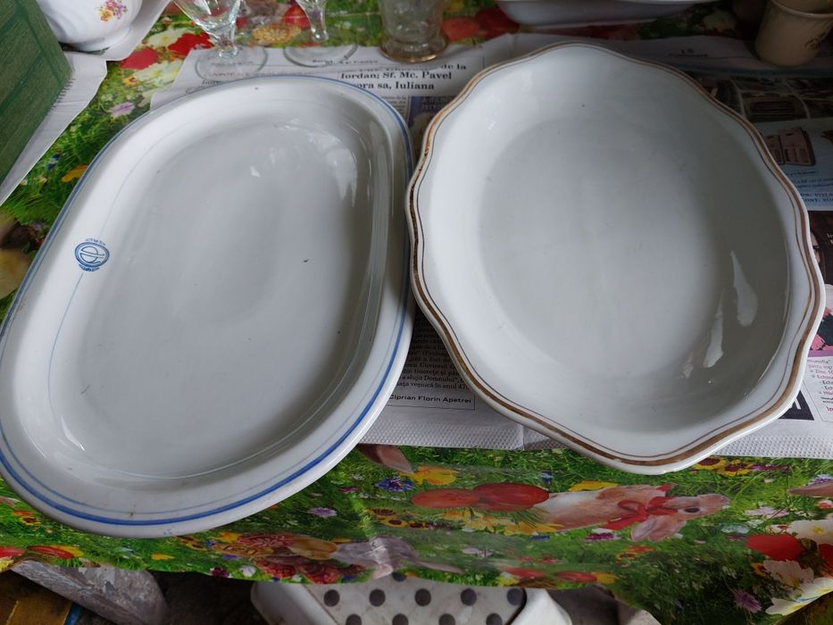 Set ceramica,setsticla plus pahare si 2 ceainice 2 zaharnite si o supiera
