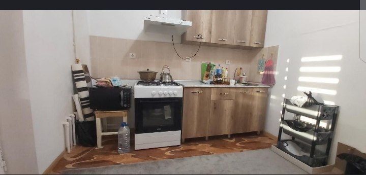 Beruniy metro bekati yaqinida joylashgan arenda kivartera bor