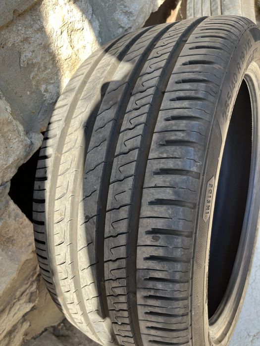 Гумиа  255/40/19 Barum