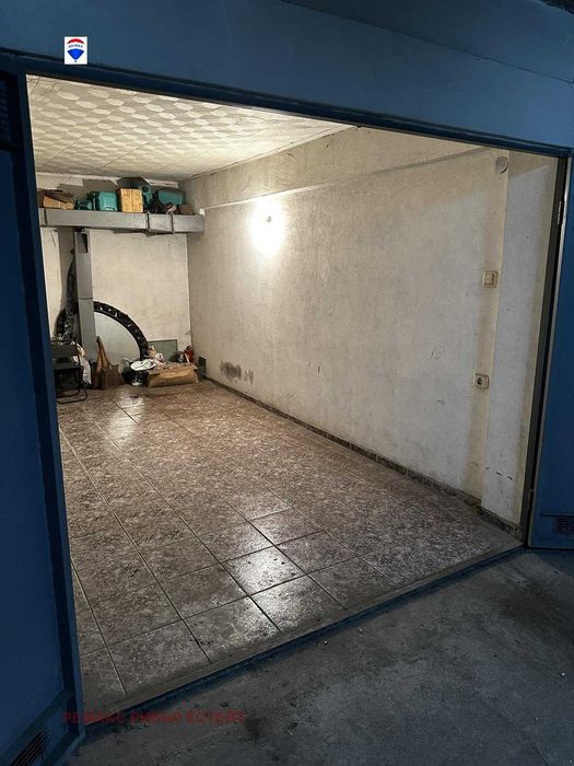 Дава се под наем Гараж / Паркомясто в Русе, Хъшове - 20 кв.м за 51 € - Снимка #1