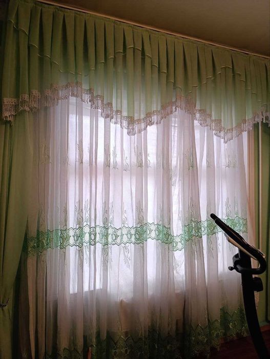 шторы двух видов очень хорошего качества со шифоном