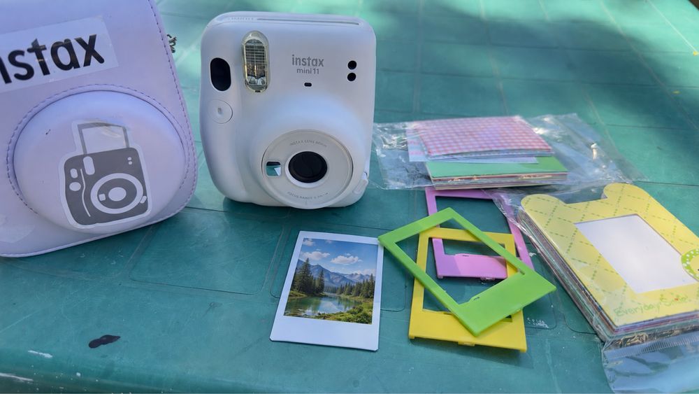 Aparat foto instant Fujifilm Instax Mini 11 – 280 lei