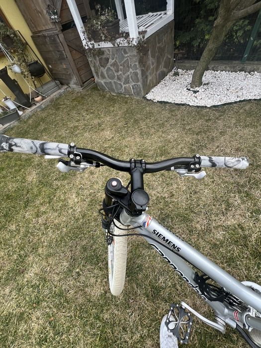 Bicicleta full-suspension Cannondale