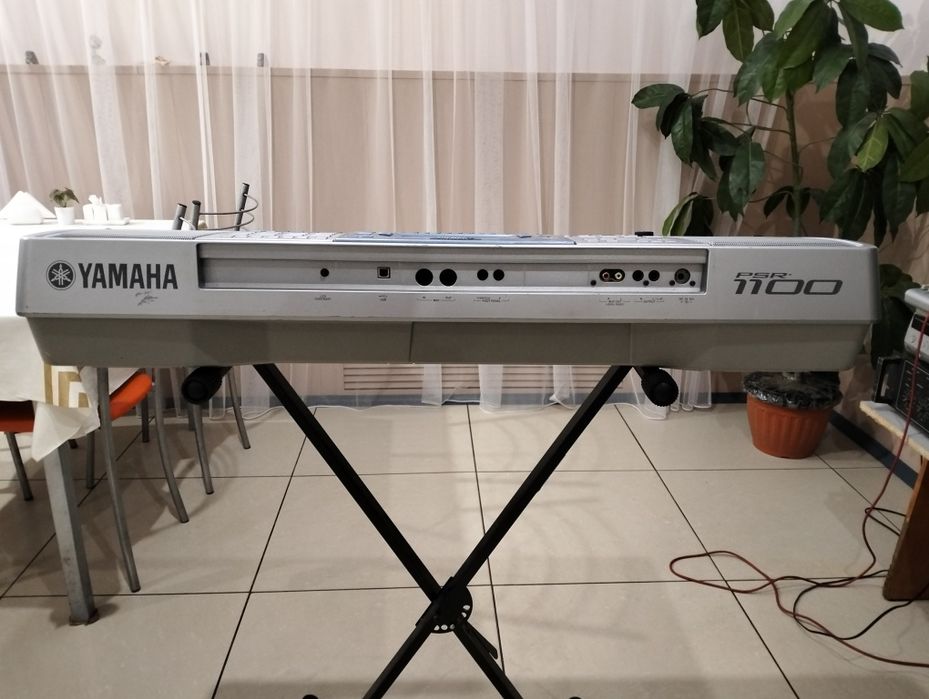 Синтезатор Yamaha PSR1100