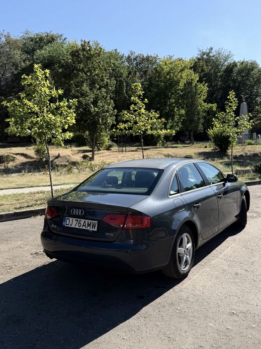 Vând Audi A4 2011