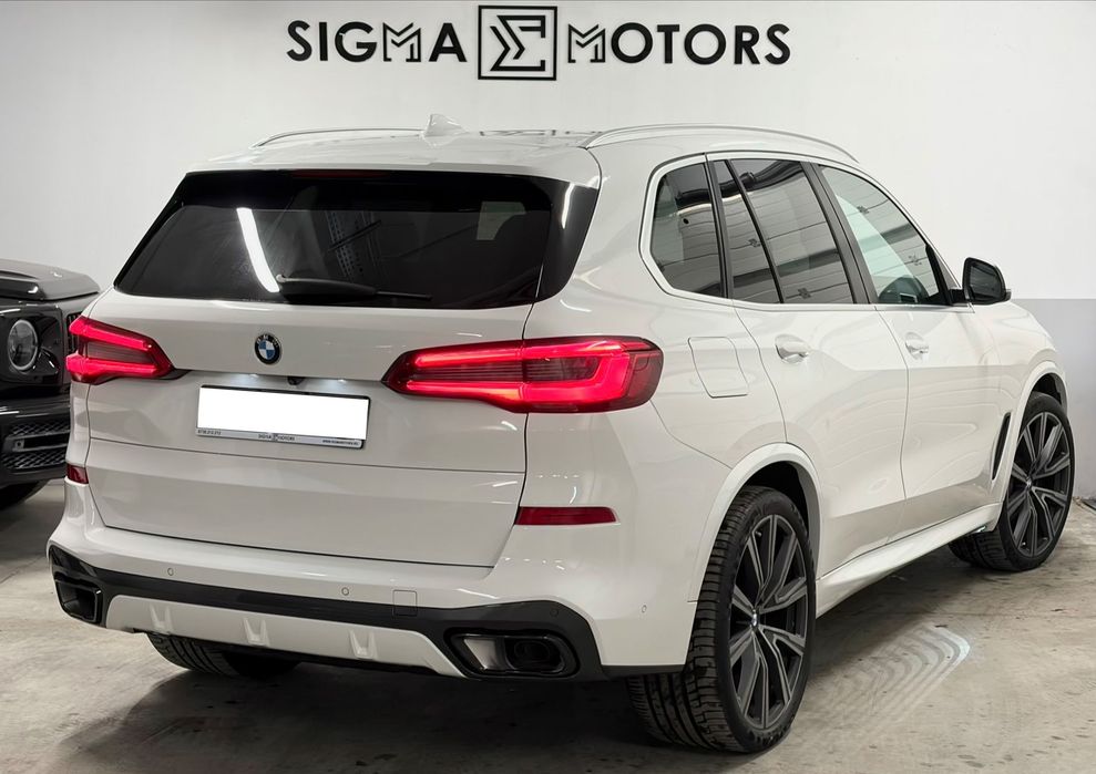 BMW X5 xDrive40i GARANTIE 2 ANI / M Pachet / LED / Perne / Distronic / KeyLes