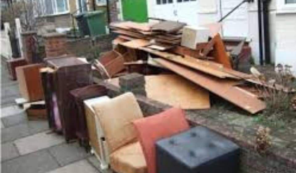 Serviciu debarasare mobilă moloz transport