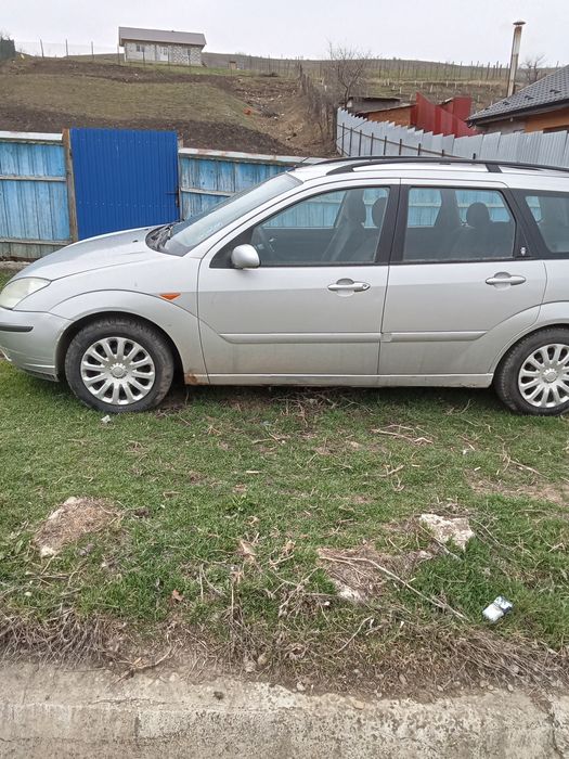 Ford focus ,2001 1.6 , DEZMEMBRĂRI SAU ÎNTREAGĂ