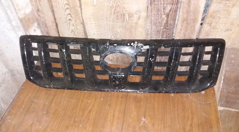 Продам решётку на Prado