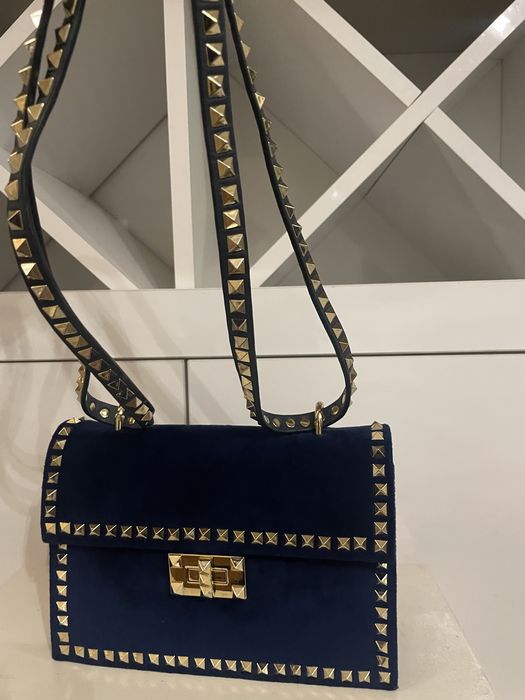 Елегантна чанта Valentino Garavani – Rockstud в перфектно състояние дв