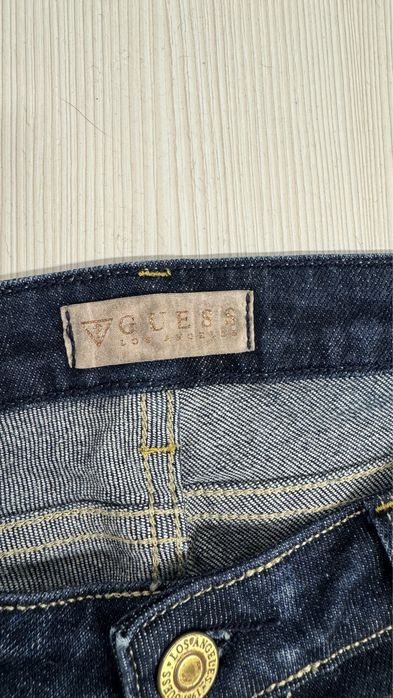 Blugi Guess 29 +tricou gratuit