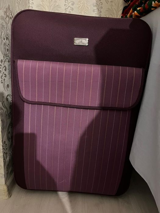 Чемодан и сумки.