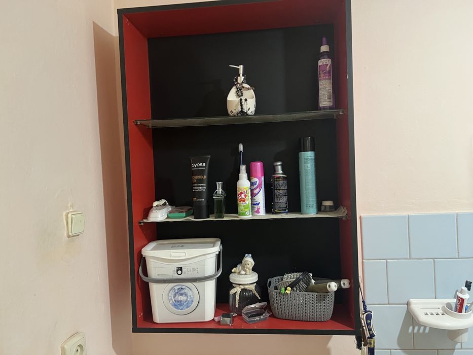 Продам шкафчик и 2 полки срочно