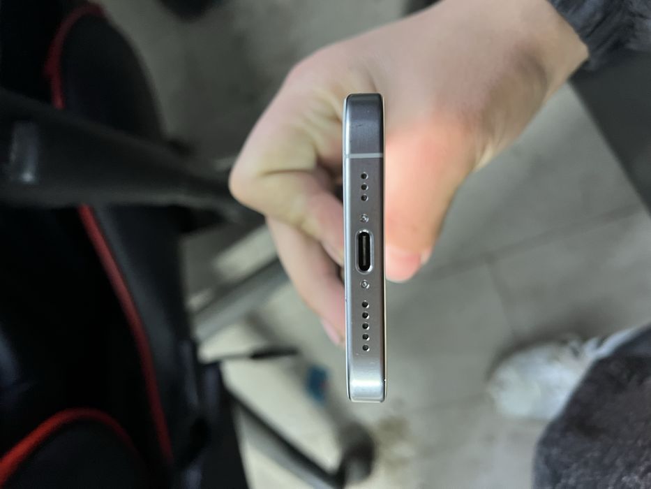 Продам айфон 15pro