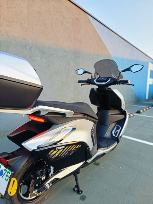 Scuter electric Zehoo AE8 S+ – 100 km/h, autonomie ~120 km + accesorii