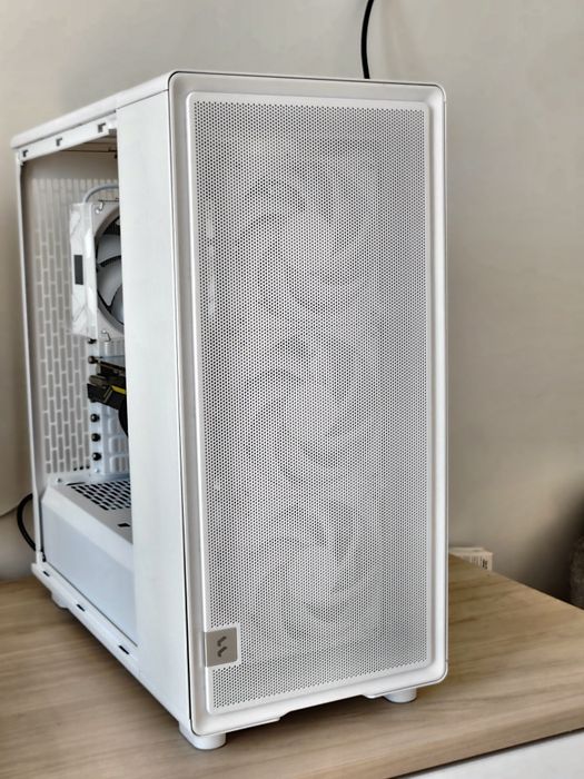 Геймърски компютър Ryzen 5 3600 / RX 5700 XT 8GB / 16GB RAM / 500GB NVMe