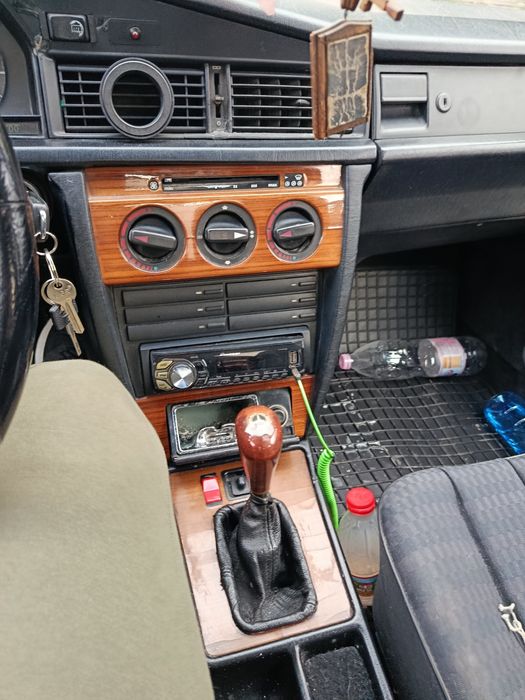 Мерцедес 190д ръчка