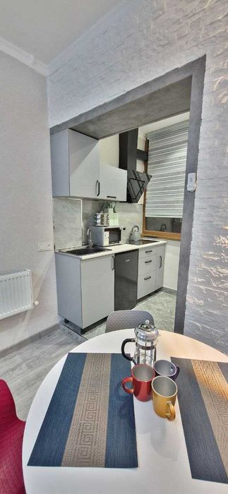 Продаётся своя 2х комнатная. ул. Бабура. Укомплектованная