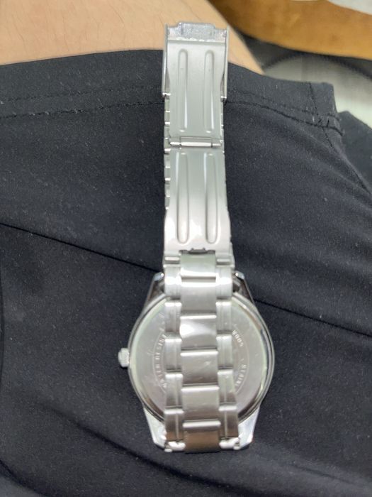 продаю часы Casio б/у дешево