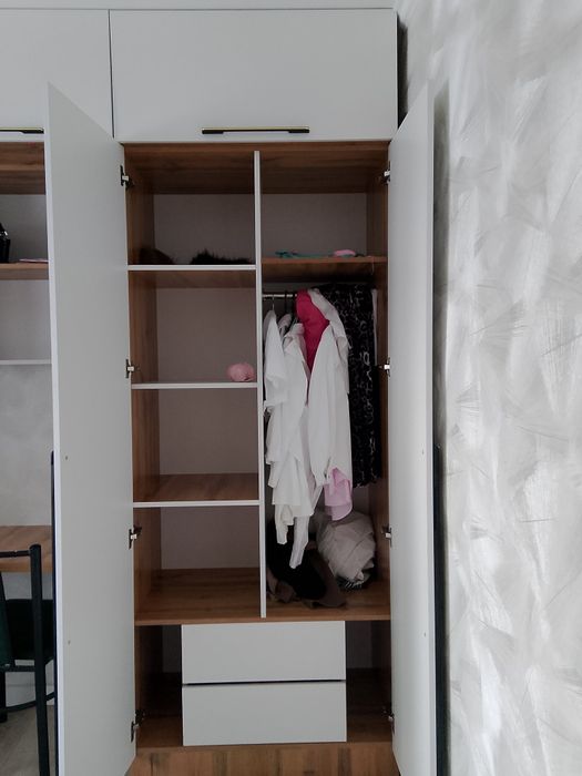 Продам новый шкаф с партами