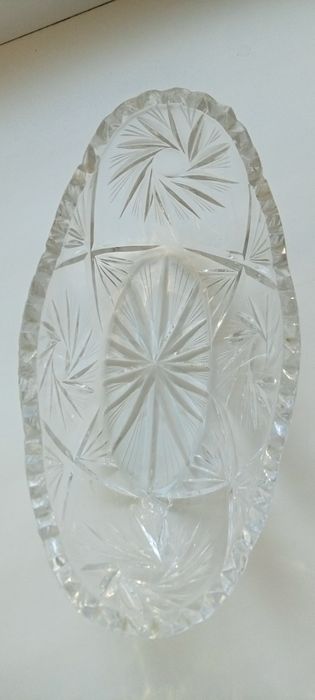 Продам хрустальную салатницу