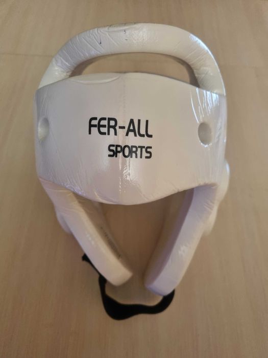 Кимоно и шлем для Каратэ