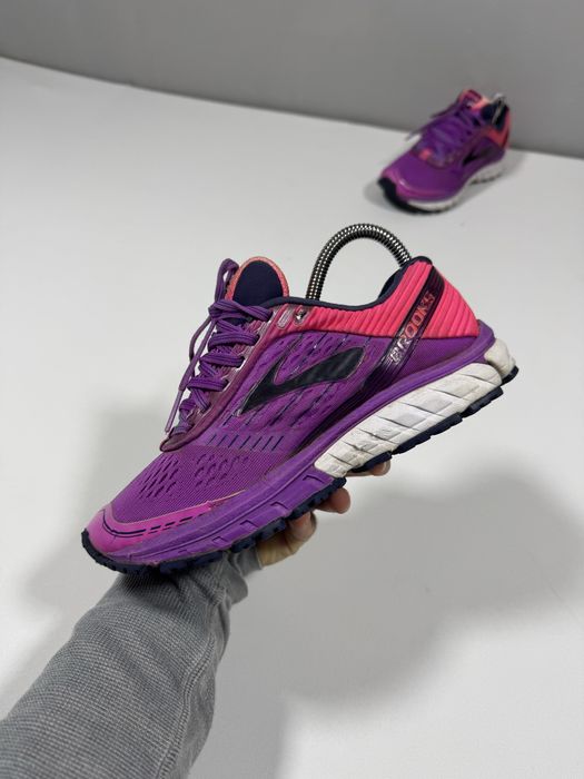 Brooks ghost 9 running hiking trekking comfortabale purple pink