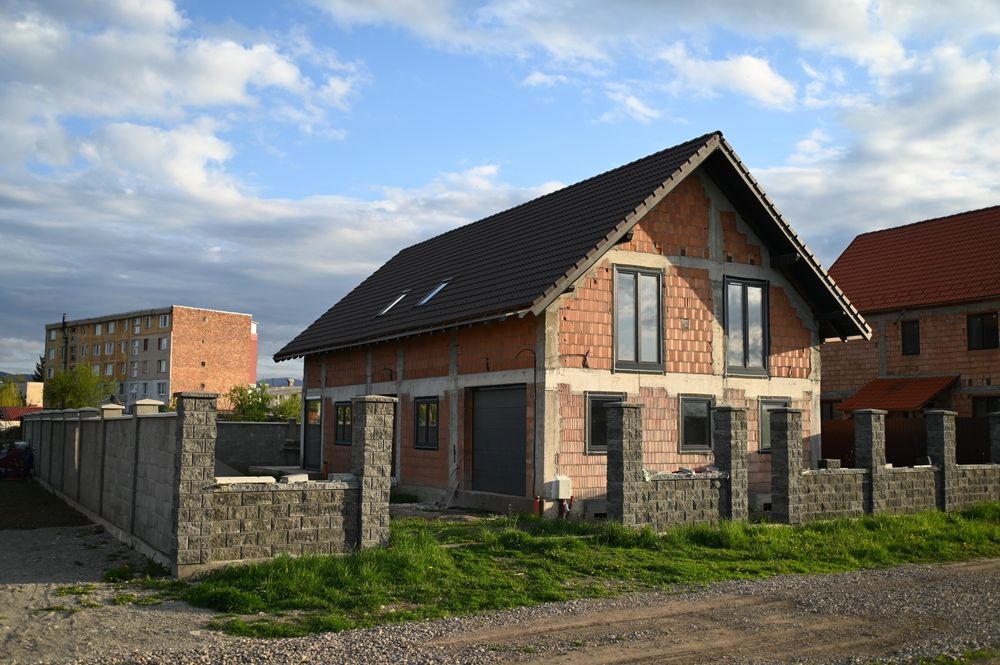 Casă spațioasă de vânzare în Prejmer – la doar 20 de minute de Brașov