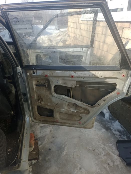 Продам двери и дверные карты на ваз